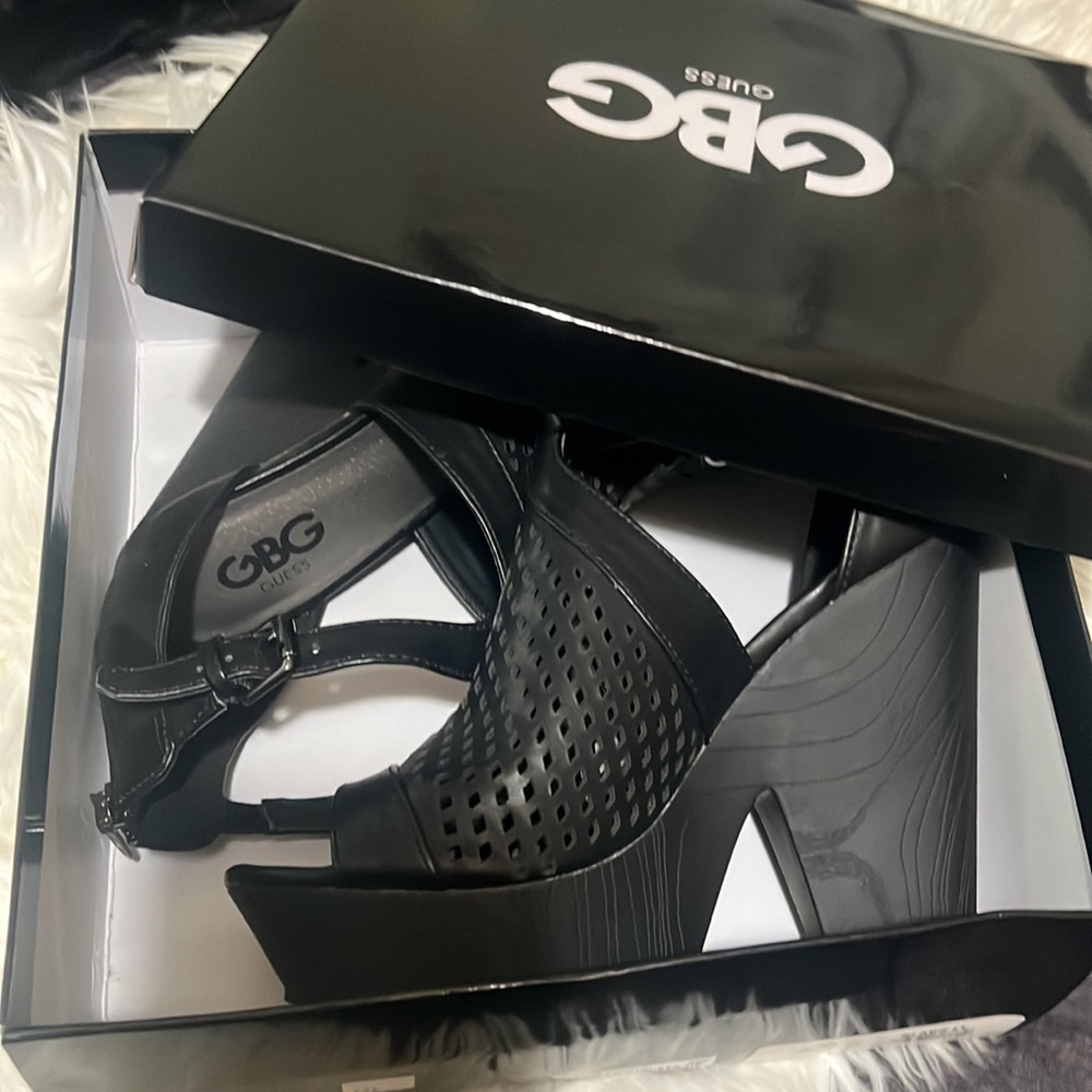 Black open toe guess wedge - Picture 5 of 5